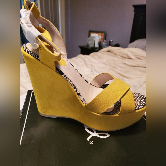 Qupid Shoes - New yellow wedge Sandals size 8